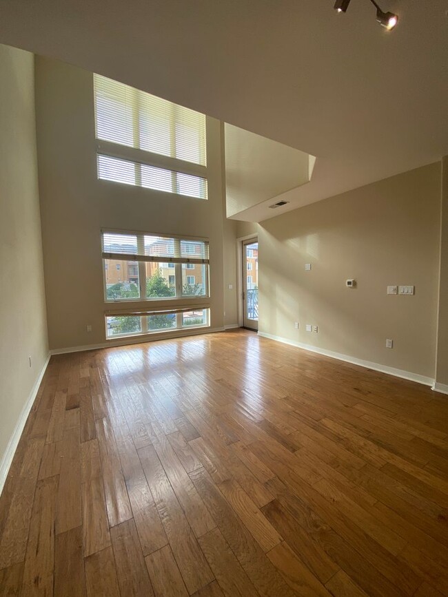 Building Photo - Luxury Condo 2 BED 2 BA at Dublin Elan - W...