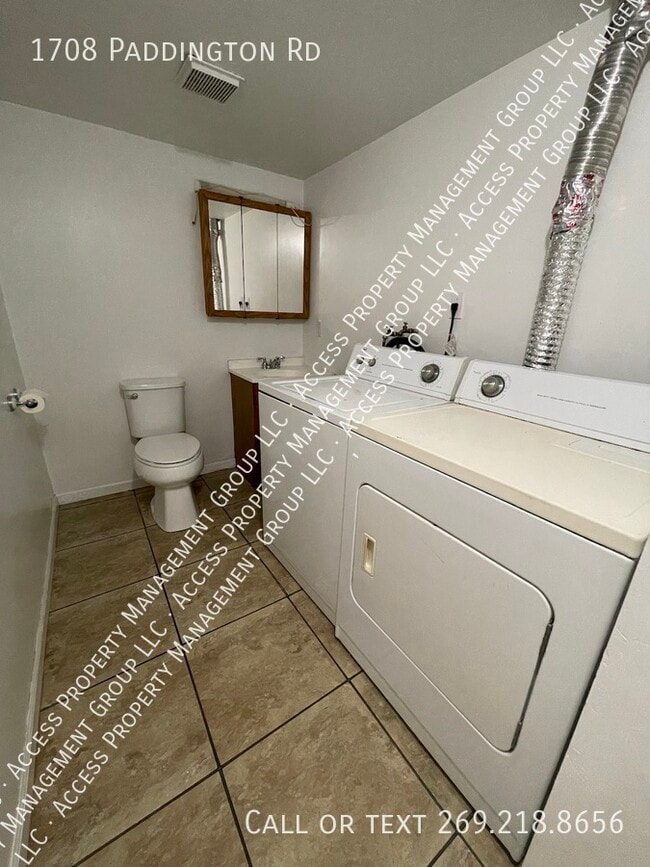 Building Photo - 1708 Paddington Rd