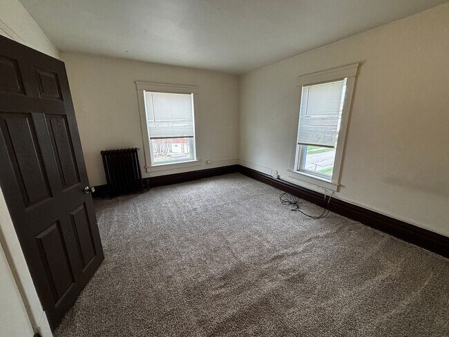 Building Photo - wpop127