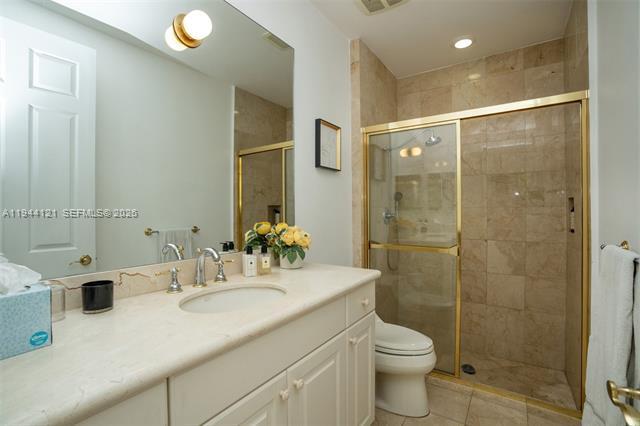 Building Photo - 4867 Ponce de Leon Blvd