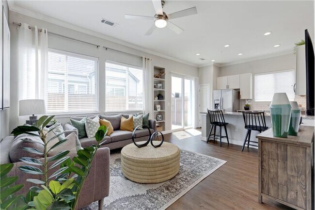 Building Photo - 8524 Creekfield Dr