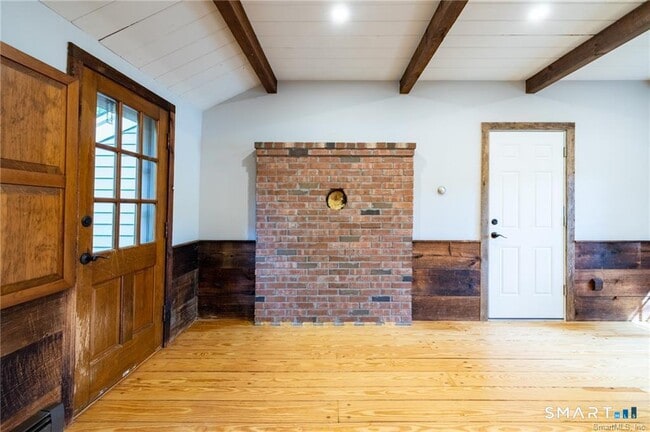 Building Photo - 37 Old Wheeler Ln