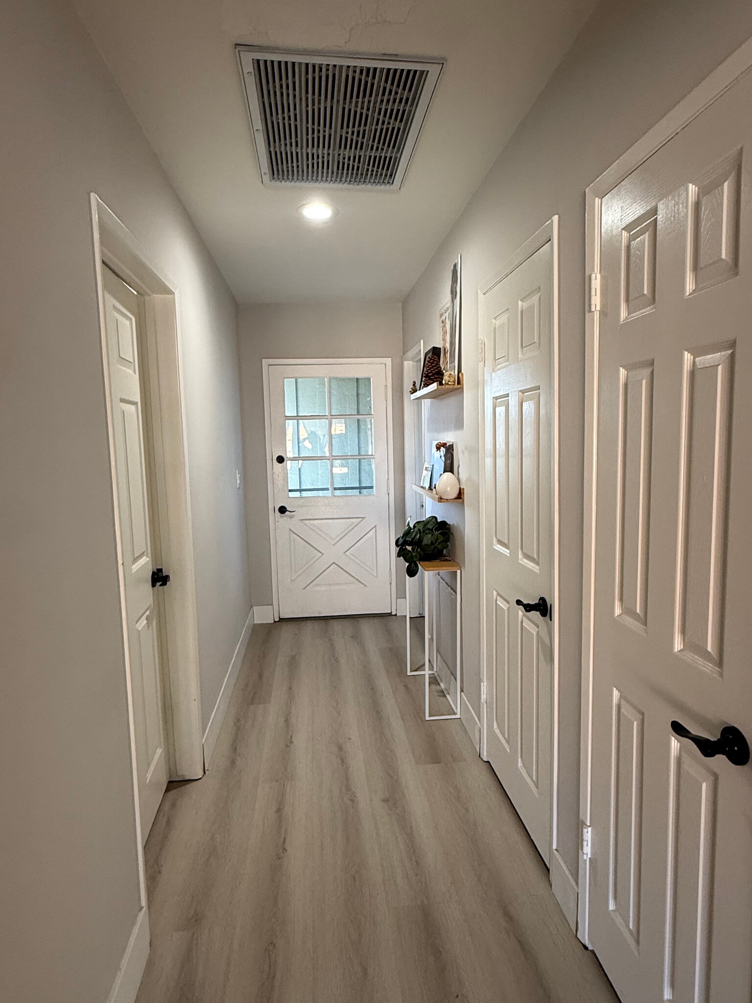 Building Photo - 7700 Alcove Ave