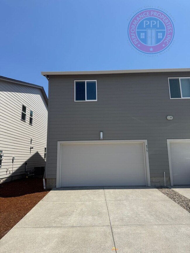 Building Photo - New Construction, Spring Creek / Stylish T...