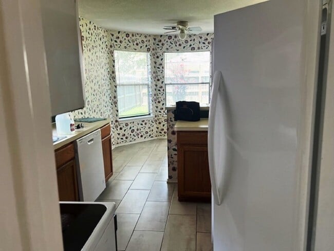 Building Photo - 5618 Village Arbour Dr