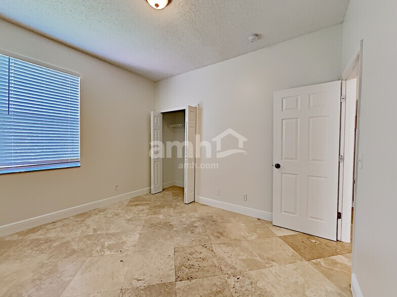 Building Photo - 13740 Hawkeye Dr