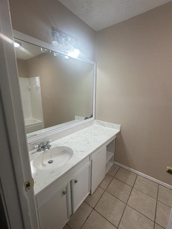 Building Photo - 4522 Mossygate Dr
