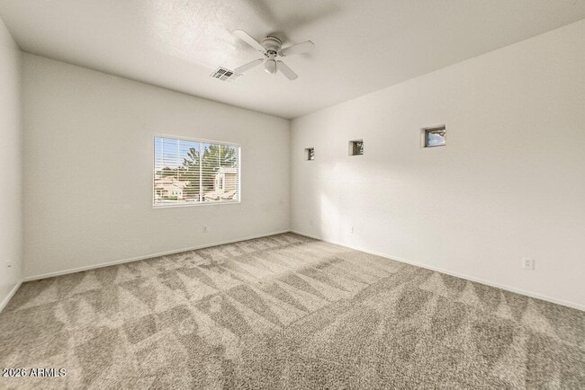 Building Photo - 2600 E Springfield Pl