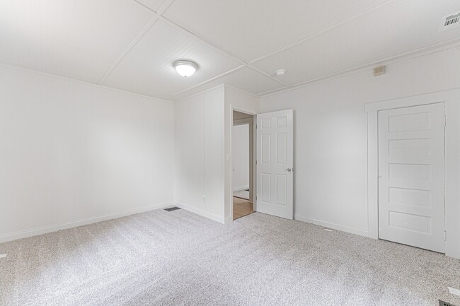 Building Photo - 1155 Hall St