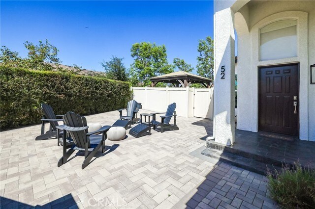 Building Photo - 52 Touraine Pl