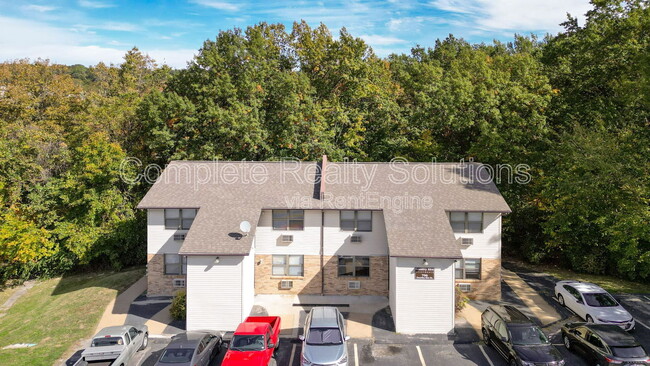Building Photo - 790 Country Aire Ct