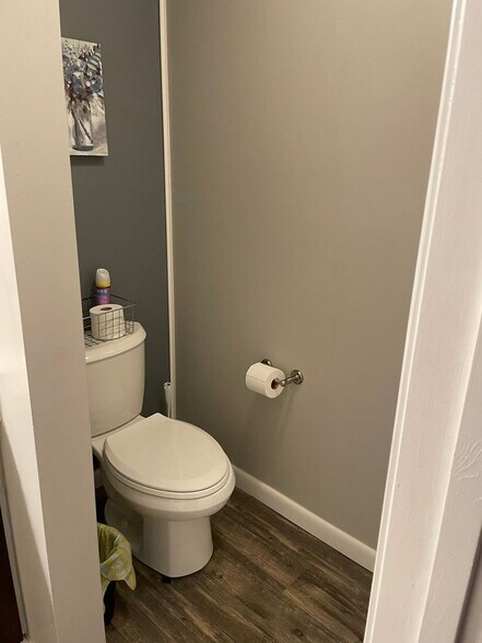 Building Photo - 140 W Rockford Dr