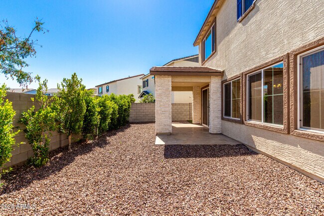 Building Photo - 1531 W Sierra Vista Dr
