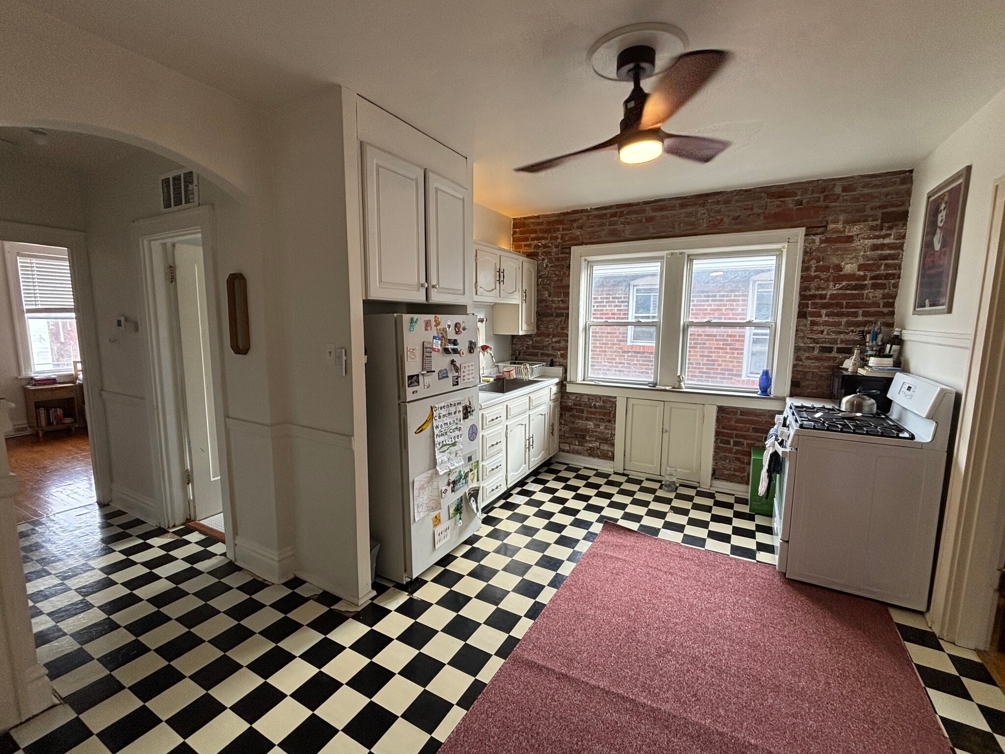 Kitchen - 4945 Mardel Ave