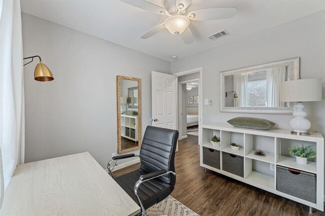 Building Photo - 8508 Bradford Dr