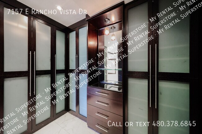 Building Photo - 7157 E Rancho Vista Dr