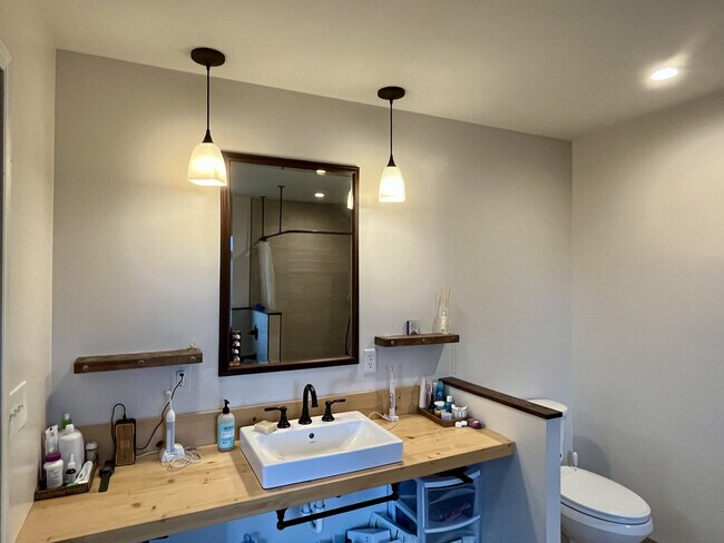 Building Photo - 2101 Solstice Cir