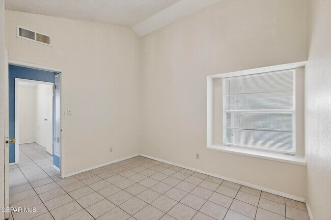 Building Photo - 11455 Sundrop Ct