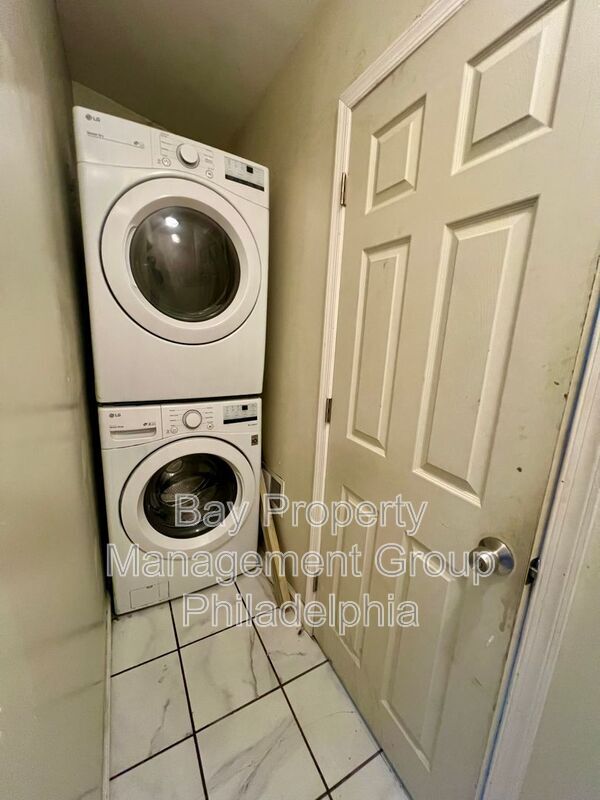 Building Photo - 7275 Saybrook Ave