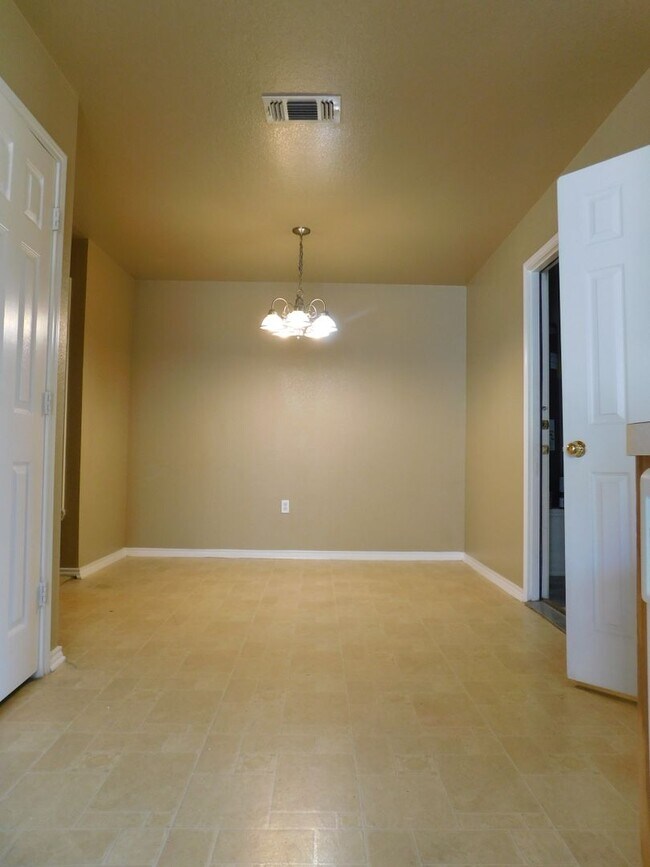 Building Photo - 1712 Ute Trail