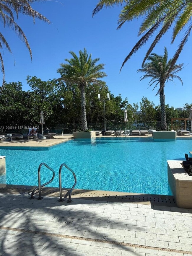 Building Photo - 16385 Biscayne Blvd