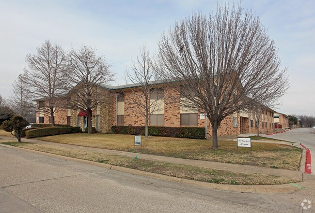 Primary Photo - Casawood Apartments