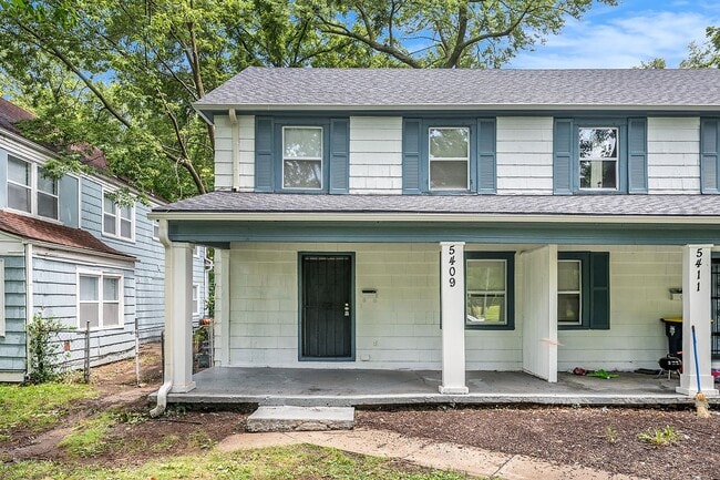 Building Photo - **$100 OFF FIRST MONTH’S RENT** Cozy 2BR, ...