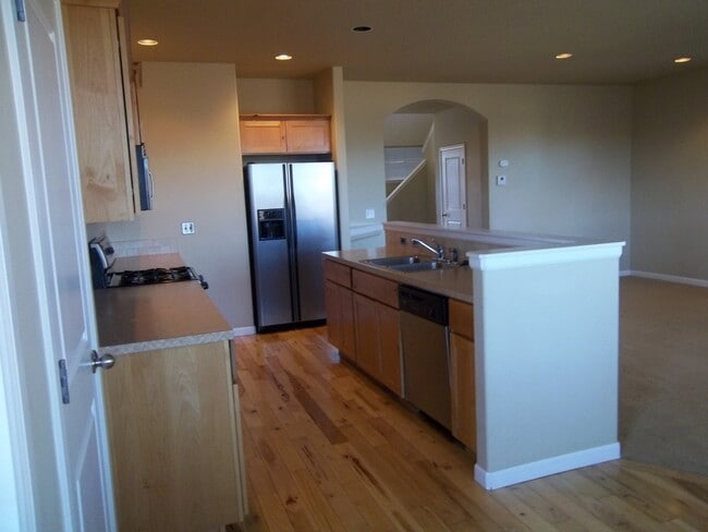 Building Photo - VIDEOTOUR: Stunning Home with Lots of Spac...
