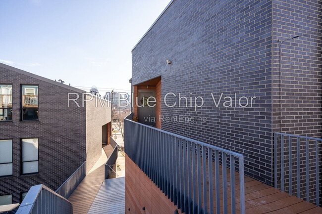 Building Photo - 432 Liberty Hl