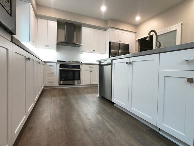 Building Photo - 195 Bowery