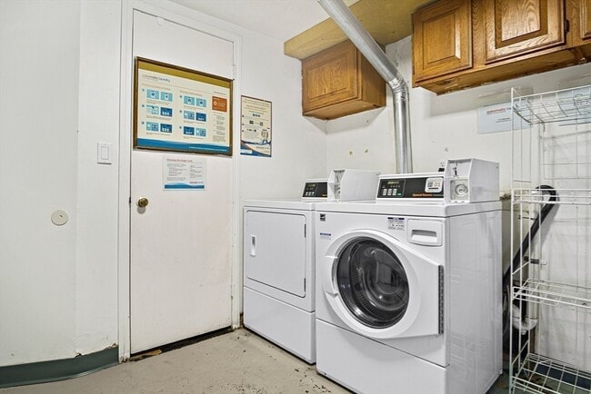 Building Photo - 243 Lake St