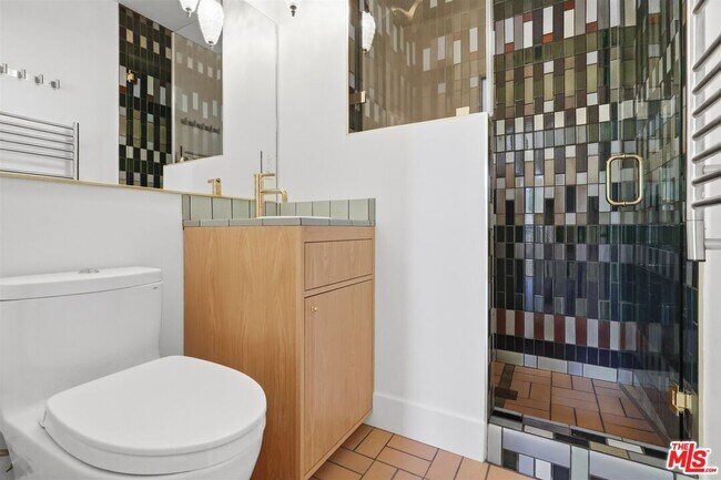 Building Photo - 444 S Windsor Blvd