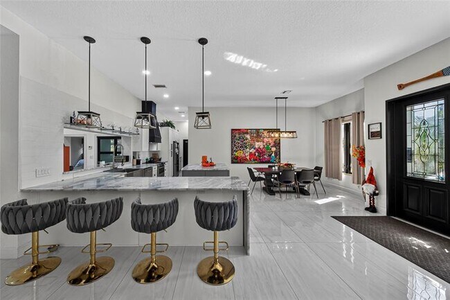 Building Photo - 2211 NE 43rd St