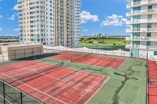 Building Photo - 1745 E Hallandale Beach Blvd