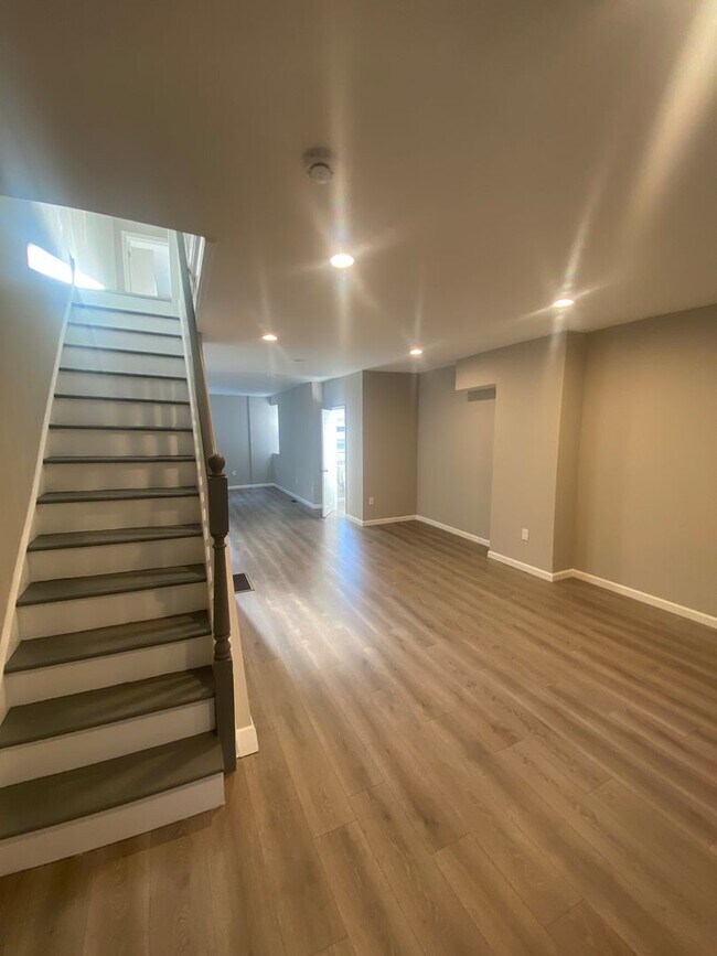 Building Photo - Remodeled Home - Oak Lane