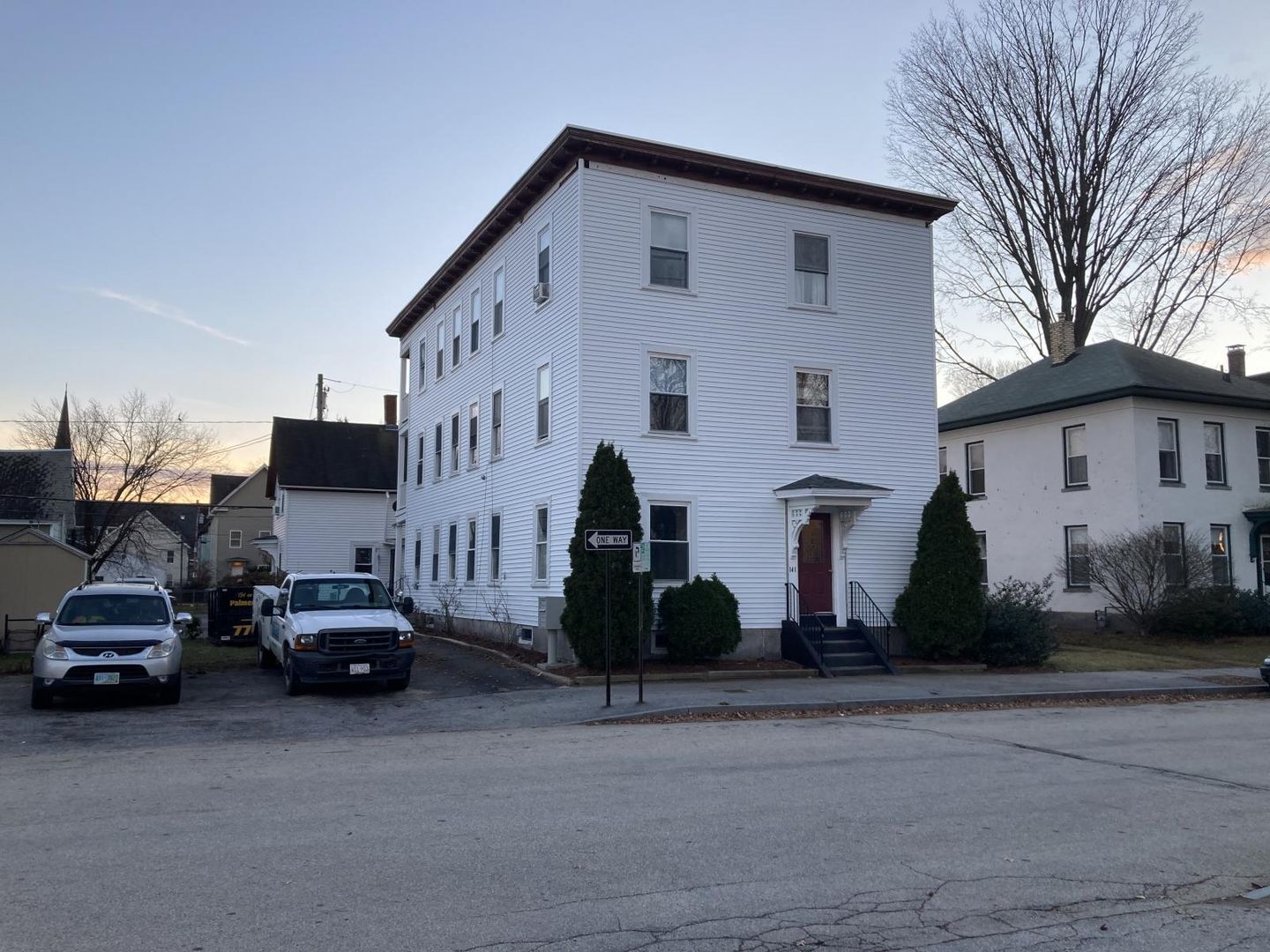 Building Photo - 141 Laurel St
