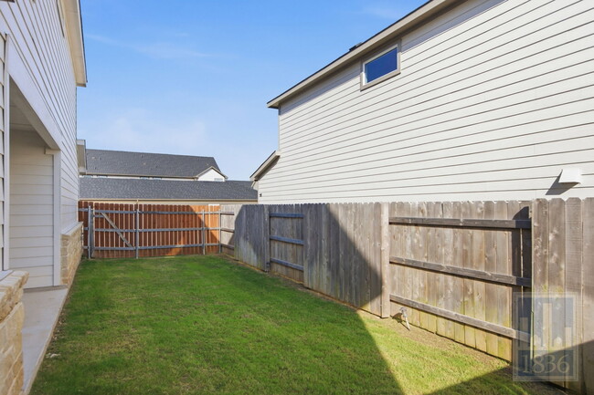 Building Photo - 2519 Rose Archer Ln
