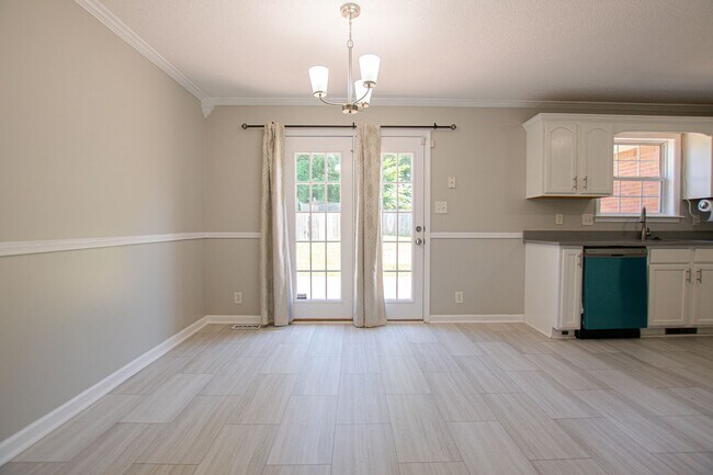 Building Photo - 1701 Autumnwood Blvd