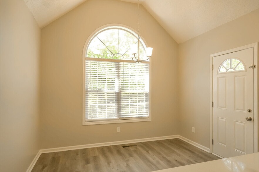 Building Photo - 2059 Spicers Ln