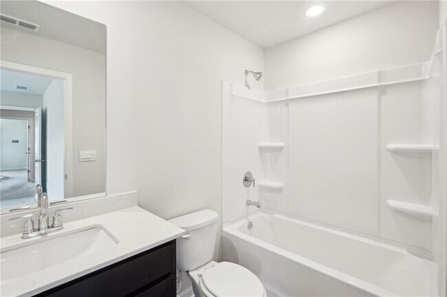 Building Photo - 26 Hemlock Ct
