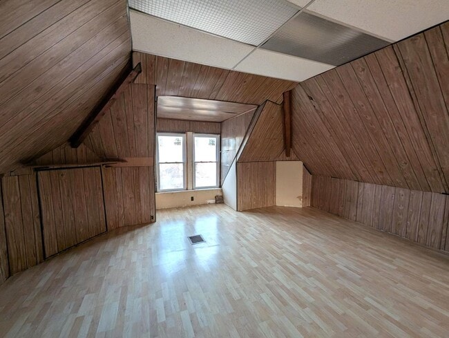 Building Photo - Historic Charm, Modern Comfort & a Killer Location