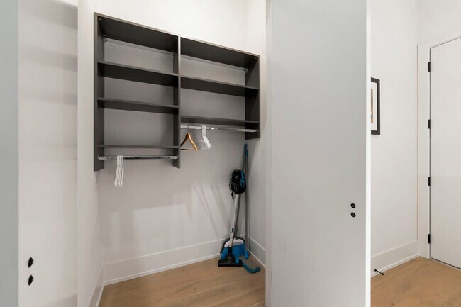 Building Photo - 318 W Grand Ave