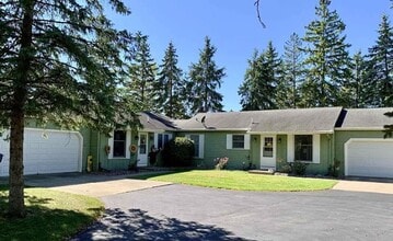 Building Photo - 5705 Lessandro St