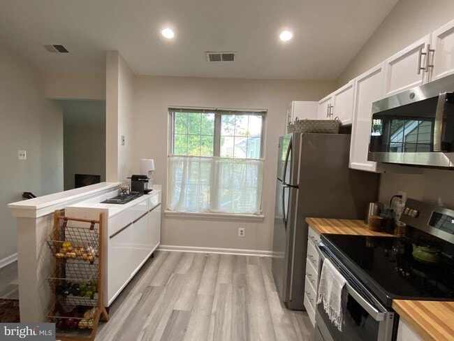 Building Photo - 2970 Yarling Ct