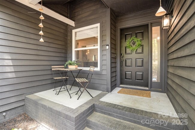 Building Photo - 6618 Lakeside Dr
