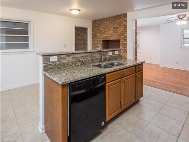 Building Photo - 32 S Oak Forest Dr