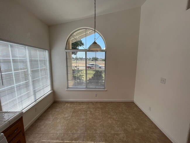 Building Photo - NE Visalia home coming soon