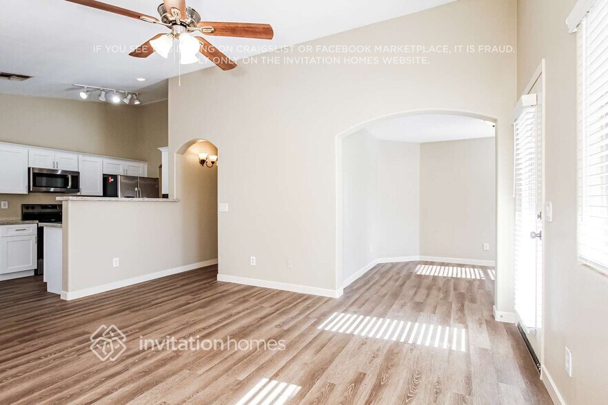 Building Photo - 12809 W Roanoke Ave