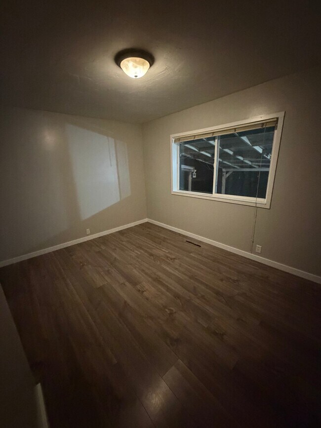 Building Photo - 451 S 200 E