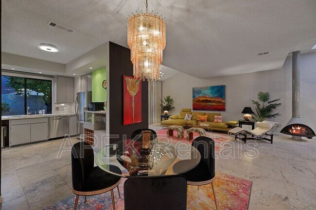 Building Photo - 1317 E Amado Rd